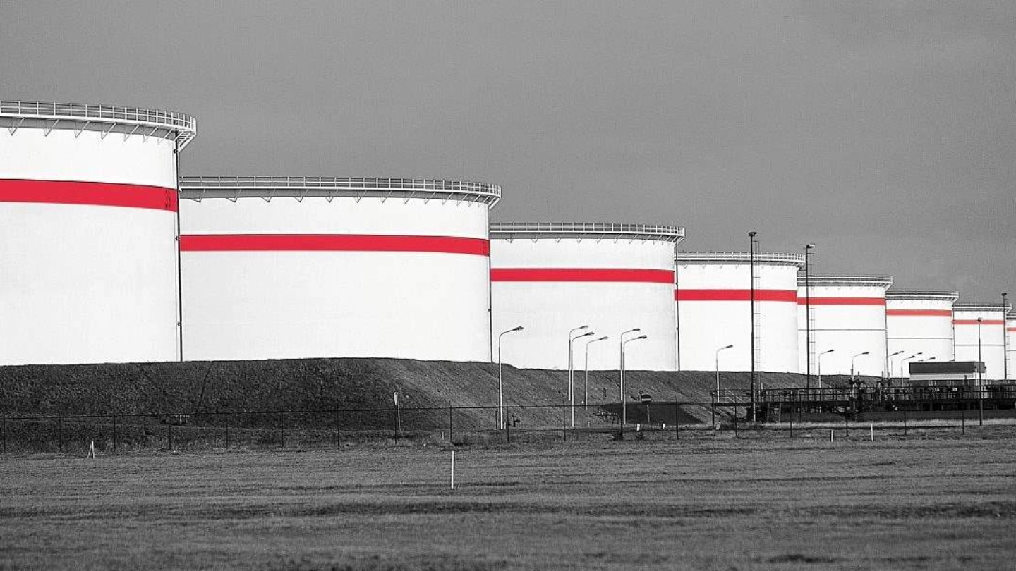 Tank farm oil storage facility