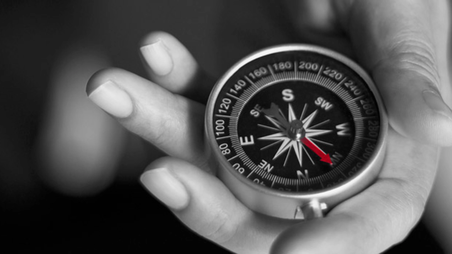 Holding a compass | Atradius 